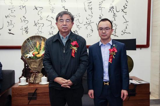 王家兴先生同杨邦杰先生合影