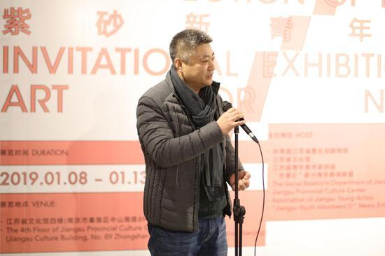 江苏省青年美术家协会副主席、秘书长罗拥军发言