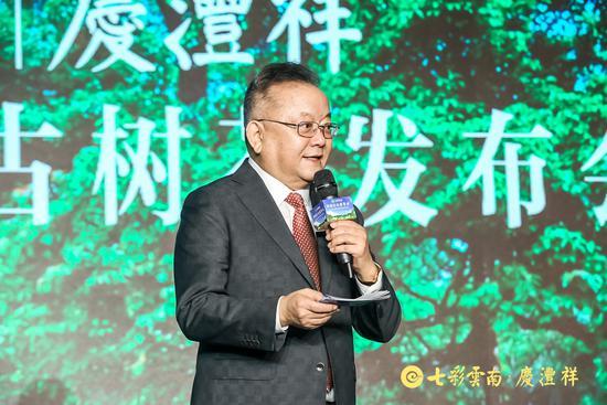 主持人王刚