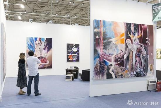 “妙手回春 1995-2017王迈绘画作品展”现场