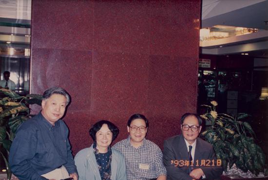 刘梦溪、叶嘉莹、冯其庸与金耀基合影(1993年)