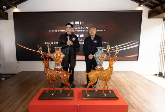 ▲朱炳仁大师、钟连盛大师分享创作感言