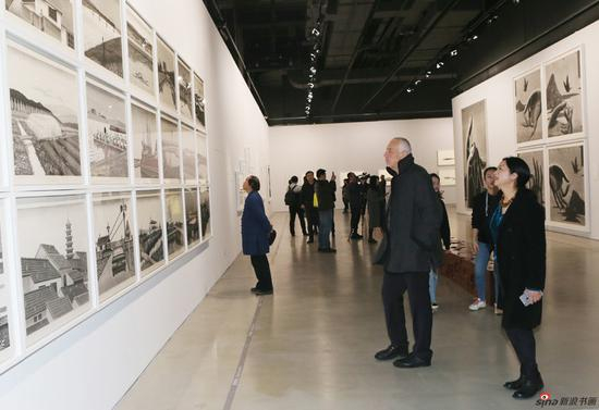 展览在美术界引起极大关注