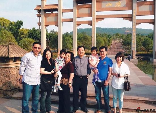 2011全家在南京方山合影