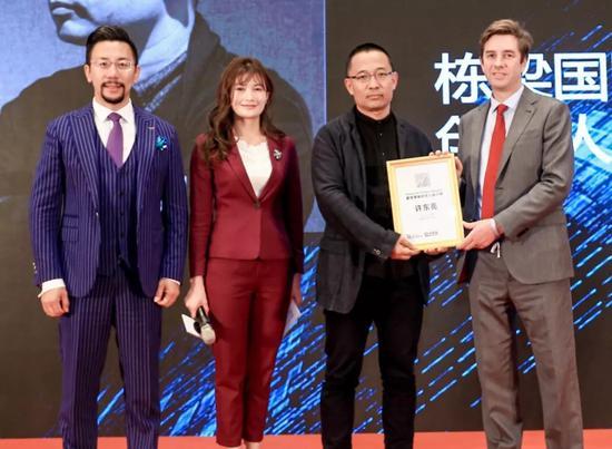 栋梁国际照明设计中心创始人许东亮获奖