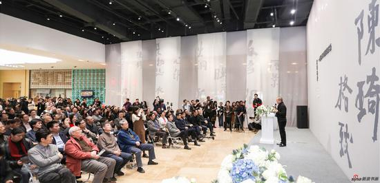 展览开幕式吸引了众多美术界专家学者