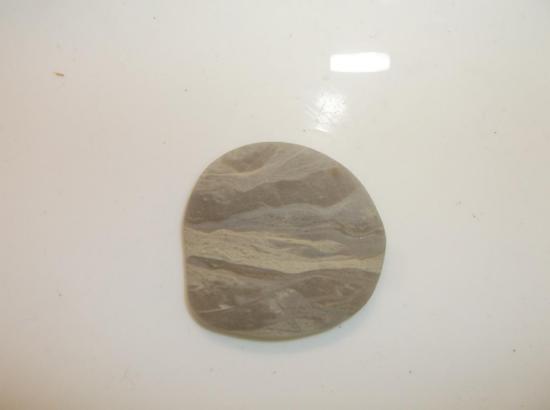 山水如画 4.5x4.1cm(这是反面,此石正反均美,图纹虽不艳丽,却生动无比!)