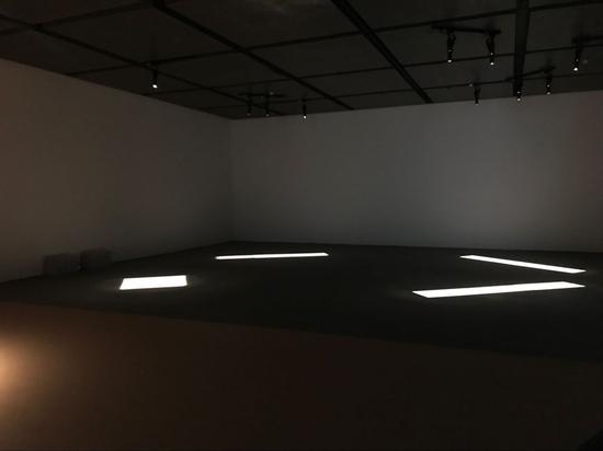 劳伦斯·马斯塔夫〈指南针 02005〉2005