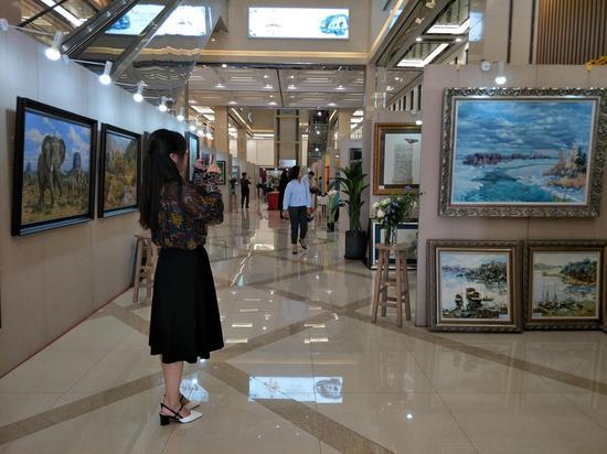 各参展画廊