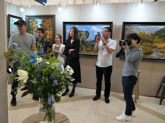各参展画廊