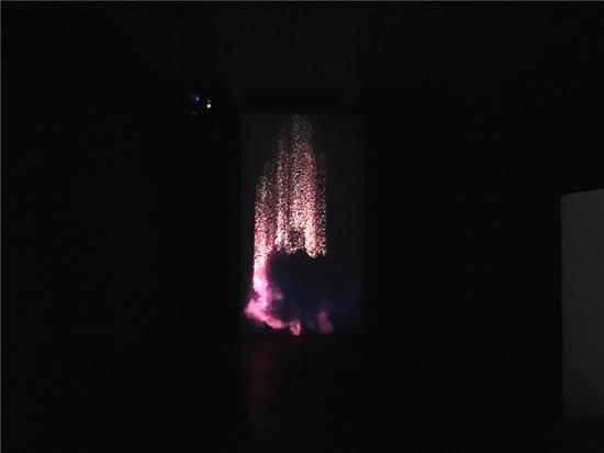 《Nimbus 2015》,施政,联觉影音装置,13’51”,2015,08