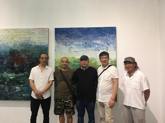 左起:林依峰、吕嵘、王远、汪东东、王恬。