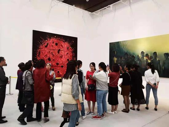 嘎德《太阳》展览现场