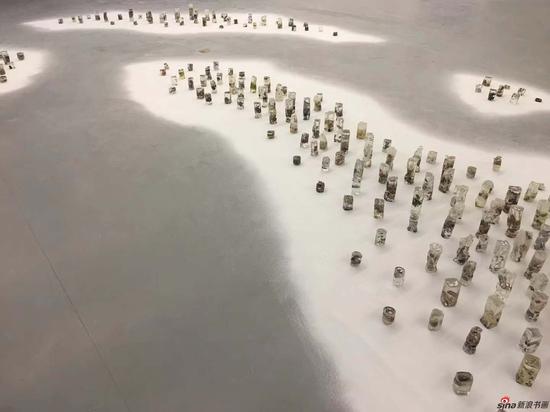 王小双 造城 树脂、生活垃圾、尺寸可变 2018