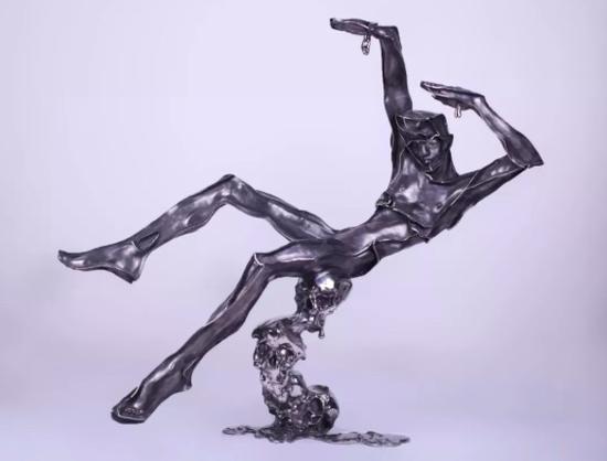 王立伟《揭谛!揭谛!》115x50x102cm 不锈钢 2014