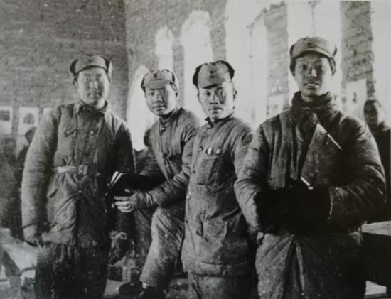 1941年彦涵、华山、胡一川、罗工柳在敌后木刻工作团