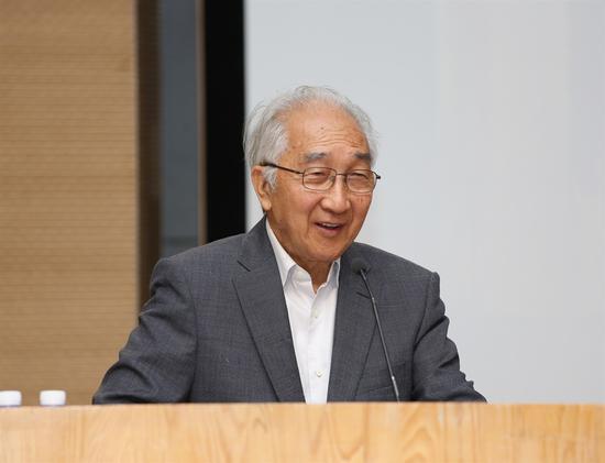 中国美术家协会名誉主席、原中央美术学院院长靳尚谊