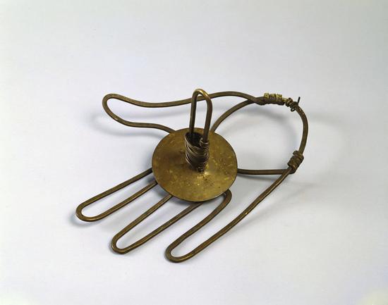 亚历山大·考尔德,《卫生纸架》,约1952。图片:copyright Calder Foundation,NewYork / DACS London,2018