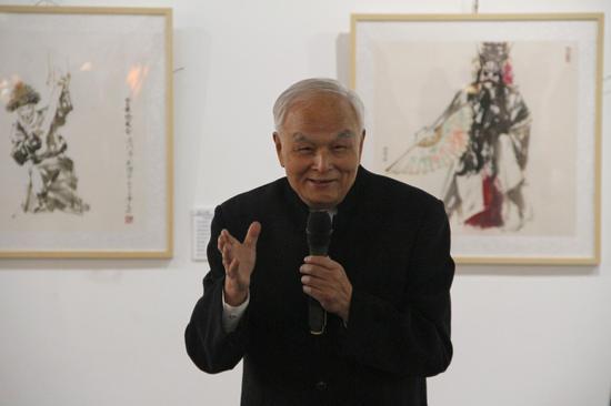 中国国家一级美术师、中国戏剧家协会会员、华侨大学兼职教授、中国舞台美术家协会理事、著名艺术家李文培先生发言