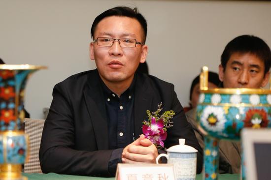 图九 《故宫历代景泰蓝传世六珍》邮票设计者夏竞秋谈邮票设计感想