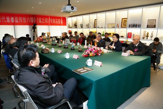 图三 《故宫历代景泰蓝传世六珍》、《雀之翎》专家品鉴会在故宫盛大举行