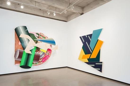 保罗•卡斯敏画廊“斯特拉:作为形式的形状“展览现场 图片:Courtesy of Paul Kasmin Gallery, New York。