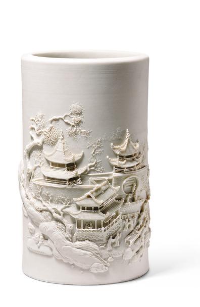 笔筒 清代(1644-1911) 乾隆年间(1736-1795) 白瓷 鲍氏东方艺术馆 Marian Gérard © Fondation Baur, Genève