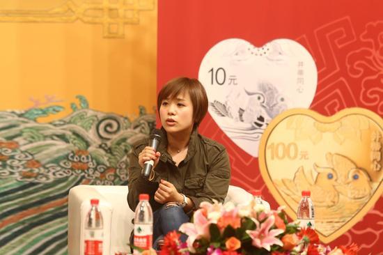 黄喆阐述吉祥文化金银币的设计创意和文化内涵