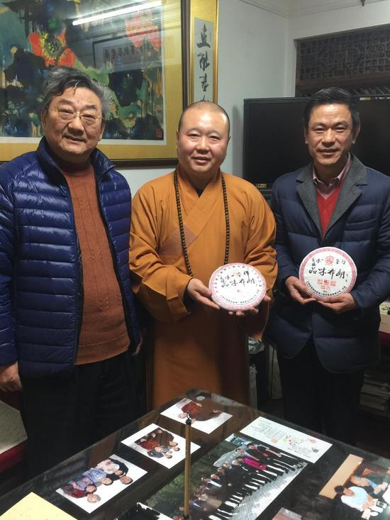 觉醒大和尚在豆庐为“品味布朗”加持