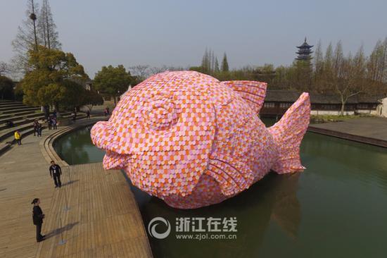 《浮鱼》