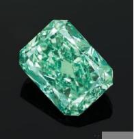 THE AURORA GREEN 5.03克拉长方形鲜彩绿色钻石 现存最大天然鲜彩绿色钻石 估价:港币125,000,000-155,000,000/ 美元16,000,000-20,000,000