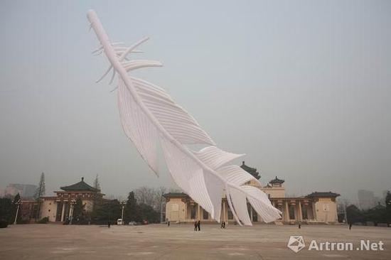 程大鹏 《坠落》 2008年