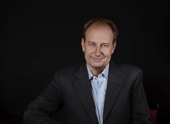 Yves Bouvier(1963 - )
