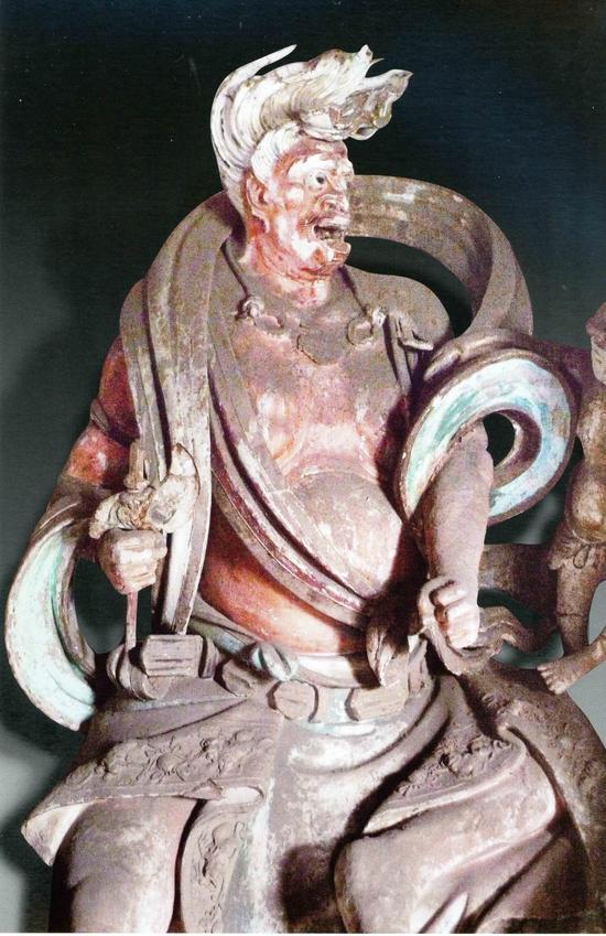 (图18)山西晋城玉皇庙元代彩塑护法神像 高约200厘米
