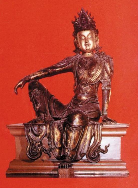 (图8)北京广济寺元代铜镀金水月观音菩萨像 高约120厘米