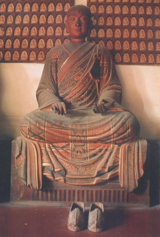 (图9)洛阳白马寺元代干漆夹纻迦诺迦跋厘堕阇尊者像 高158厘米