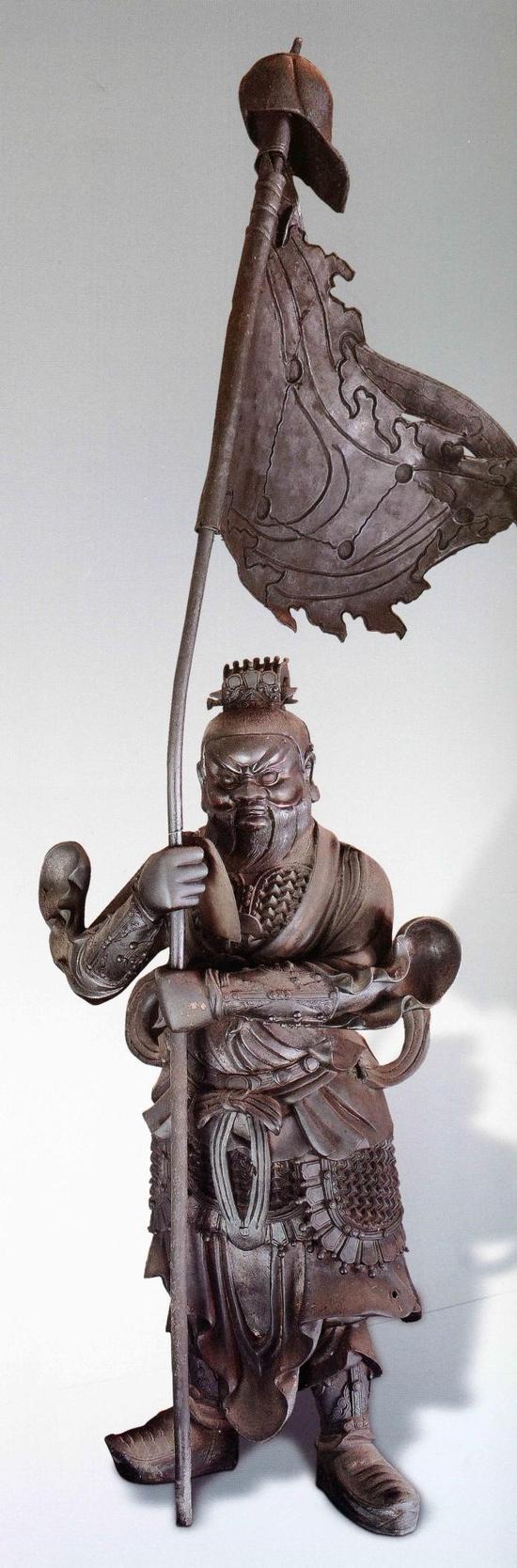 (图4)武当山金顶万圣阁殿明代铜水将像 高约200厘米