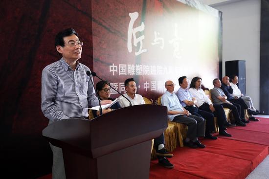 同曦集团常务副总裁范依众在中国艺术研究院中国雕塑院建院九周年雕塑展暨同曦•中国青年雕塑邀请展启动仪式上致辞