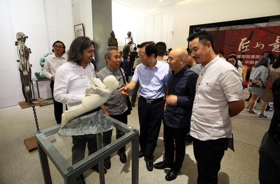 中国艺术研究院中国雕塑院建院九周年雕塑展暨同曦•中国青年雕塑邀请展启动仪式现场