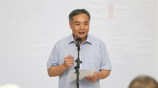 “一个和八个:韩黎坤师生的素描工作”开幕式现场照片