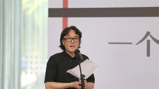 “一个和八个:韩黎坤师生的素描工作”开幕式现场照片