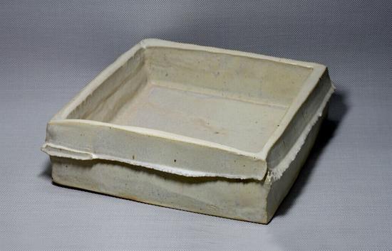 周松 Zhou Song《断水流 Fault Currents》陶 Ceramic 28x28x10cm 2013