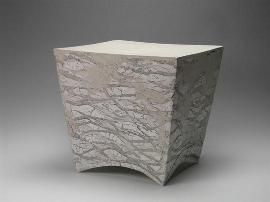 杜沁芬 Du Qinfen 《不器-斗 Vessel of Denial-Dou》德化瓷、纸纤维 Blanc de Chine and paper fiber 50x50x50cm 2014