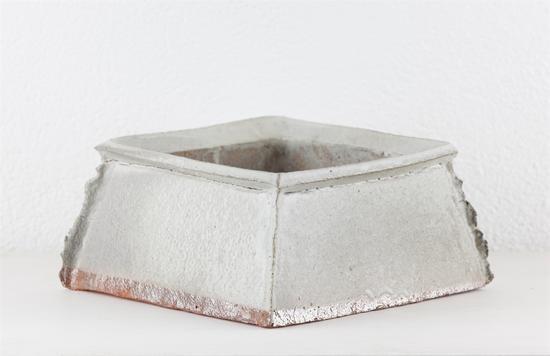 姬舟Ji Zhou《方器 Square Ware》细陶 Fine clay 22x22x18cm 2014