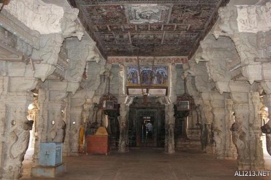 维鲁巴克沙庙(Virupaksha Temple)