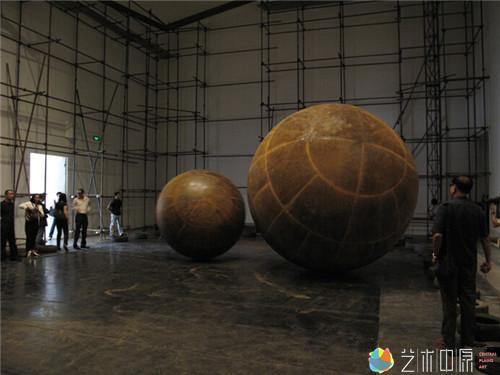 隋建国《运动的张力》(2012)
