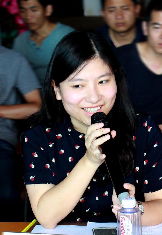 湖北美术馆策划部主任夏梓发言