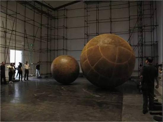 隋建国《运动的张力》(2012)