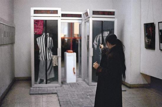 《对话》 装置 1989年 时间:1989年2月5日/地点:中国北京中国美术馆/摄影:丁彬