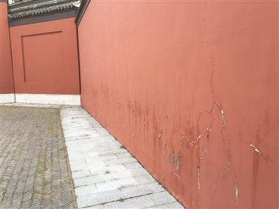 六合文庙出现墙体渗水